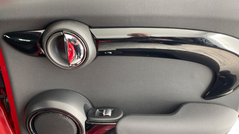 MINI Hatchback 2.0 Cooper S Sport II 5dr Auto [Comfort/Nav Pack] Petrol Hatchback